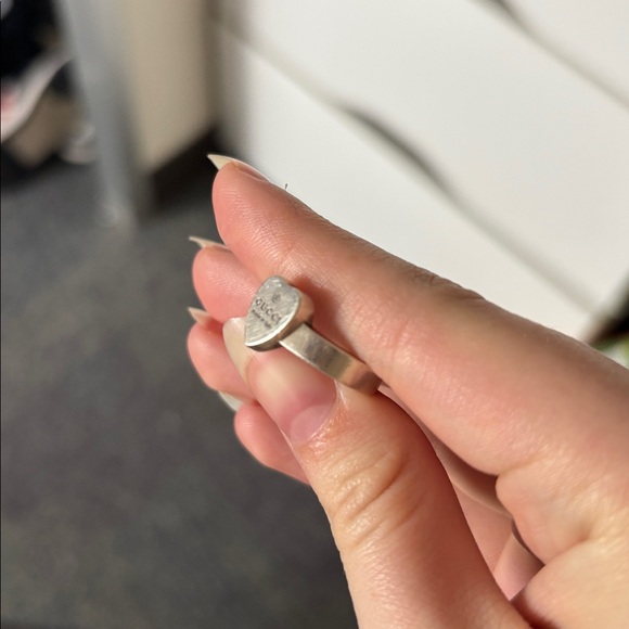 Gucci Silver Heart Ring - Picture 1 of 5